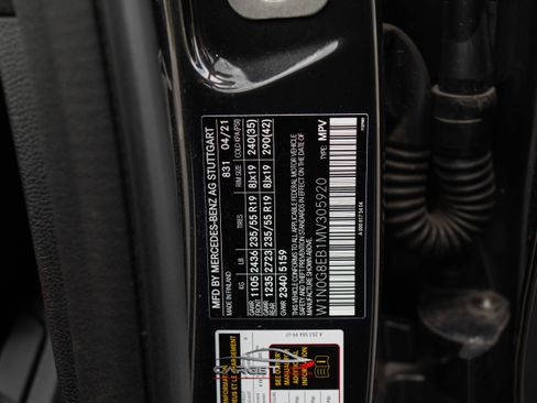 Used 2021 Mercedes-Benz GLC 300 4MATIC w/ AMG Line image 57