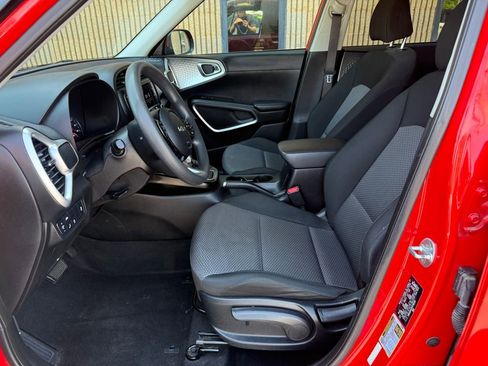 Used 2022 Kia Soul LX w/ Technology Package FWD image 13