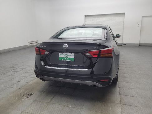 Used 2020 Nissan Altima 2.5 SR w/ Premium Package FWD image 7