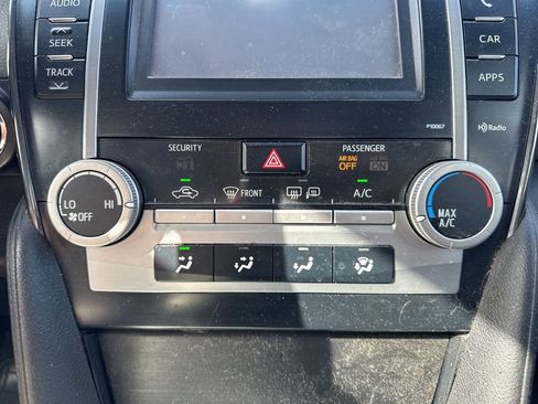 Used 2012 Toyota Camry SE FWD image 23