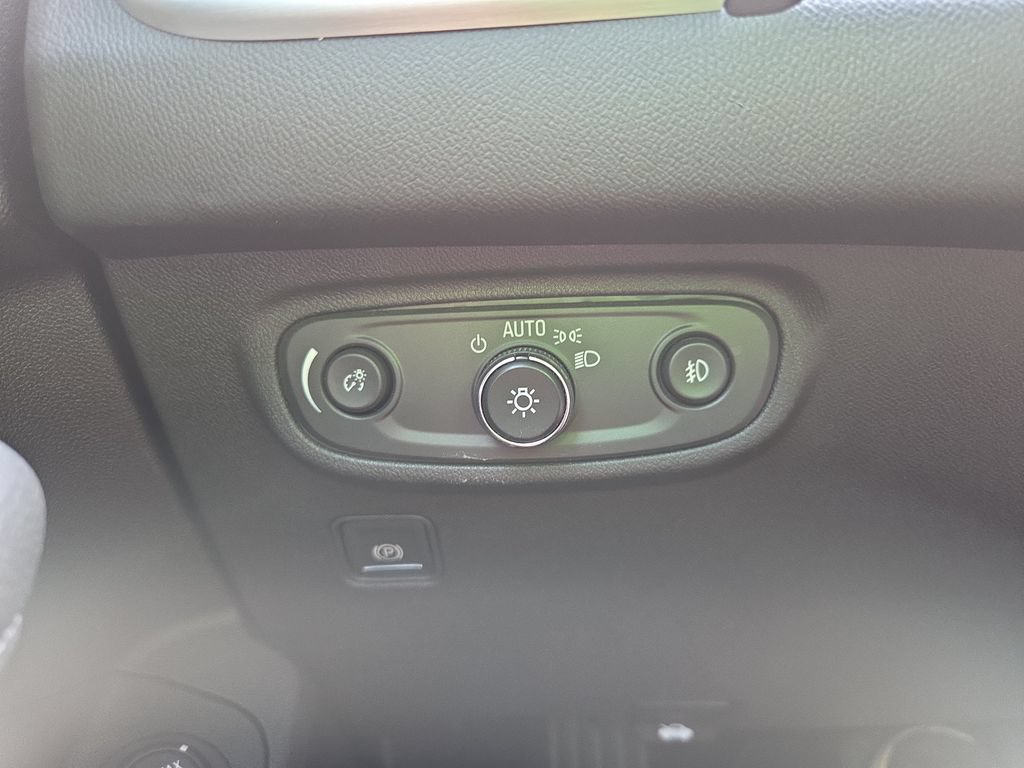 Used 2023 GMC Terrain SLT w/ Elevation Edition FWD image 29