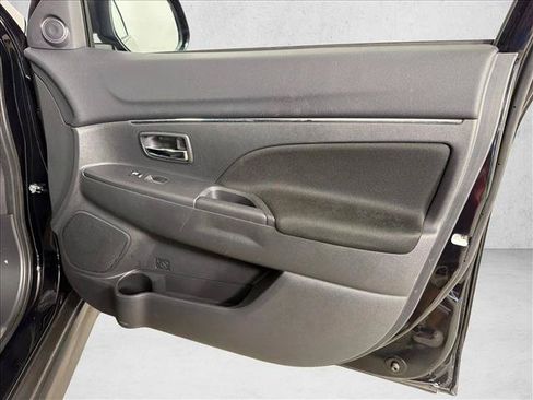 Used 2025 Mitsubishi Outlander Sport AWD image 14