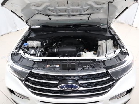 Used 2020 Ford Explorer XLT w/ Equipment Group 202A image 10