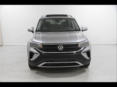 Used 2023 Volkswagen Taos SE w/ Panoramic Sunroof Package AWD/4WD image 2