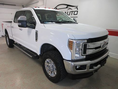 Used 2018 Ford F250 XLT w/ XLT Premium Package image 11