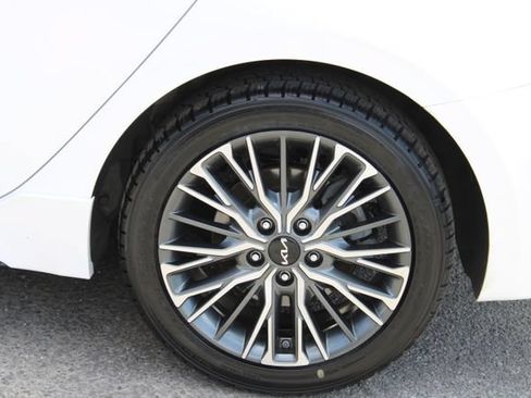 Used 2022 Kia Forte GT-Line w/ GT-Line Premium Package FWD image 9
