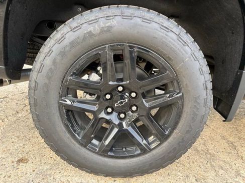 New 2026 Chevrolet Silverado 1500 Custom w/ Turbomax Blackout Package AWD/4WD image 9