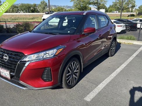 Used 2024 Nissan Kicks SV FWD image 1