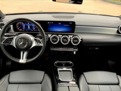 Used 2025 Mercedes-Benz CLA 250 image 13