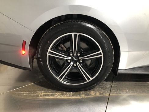 Used 2024 Ford Mustang Coupe image 9