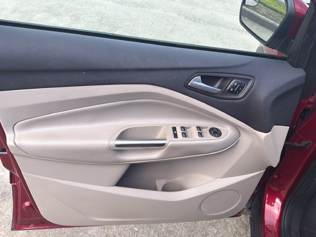 Used 2019 Ford Escape Titanium FWD image 15