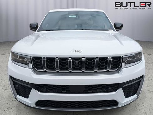 New 2026 Jeep Grand Cherokee Limited AWD/4WD image 9