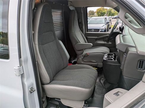 Used 2023 Chevrolet Express 2500 w/ Driver Convenience Package image 15
