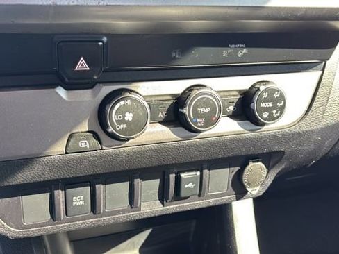 Used 2023 Toyota Tacoma SR5 w/ SR5 Appearance Package image 23