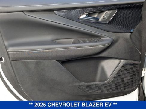New 2025 Chevrolet Blazer EV LT image 11