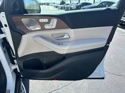 New 2026 Mercedes-Benz GLS 450 4MATIC image 15