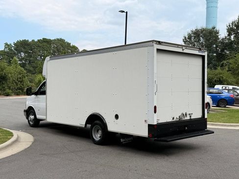 Used 2022 Chevrolet Express 3500 w/ Power Convenience Package RWD image 6