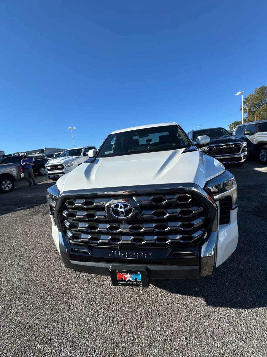 Used 2024 Toyota Tundra Platinum AWD/4WD image 12