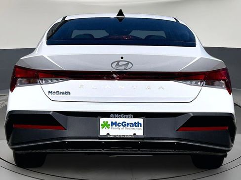 New 2026 Hyundai Elantra SE FWD image 6