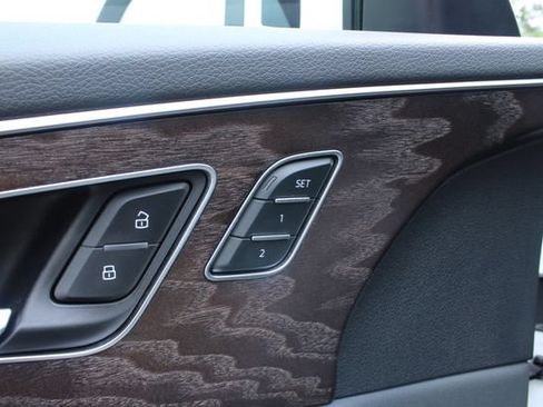 Used 2021 Audi Q8 Prestige AWD/4WD image 12