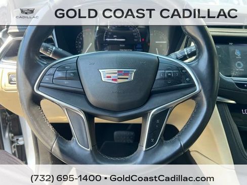 Used 2017 Cadillac XT5 FWD image 16