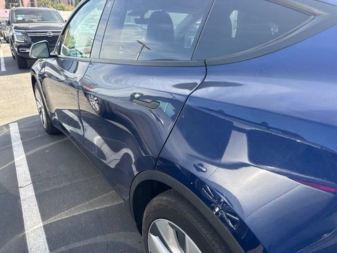 Used 2021 Tesla Model Y Long Range AWD/4WD image 3