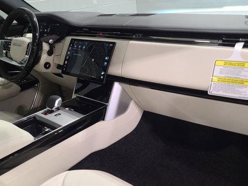 New 2026 Land Rover Range Rover SE AWD/4WD image 4