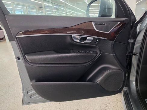 Used 2018 Volvo XC90 T5 Momentum w/ Convenience Package AWD/4WD image 27