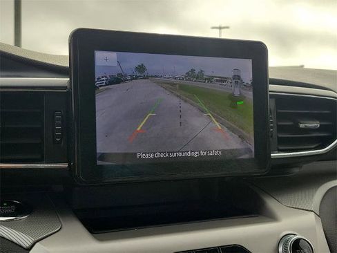 Certified 2021 Ford Explorer XLT w/ Equipment Group 202A image 26