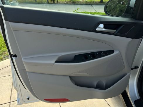 Used 2019 Hyundai Tucson Value FWD image 16