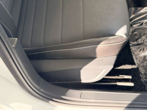New 2026 Volkswagen Jetta SE FWD image 30