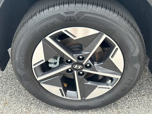 Certified 2025 Hyundai Tucson SEL AWD/4WD image 17