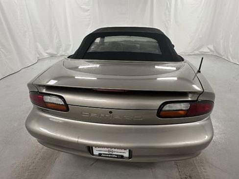Used 2002 Chevrolet Camaro Base image 4
