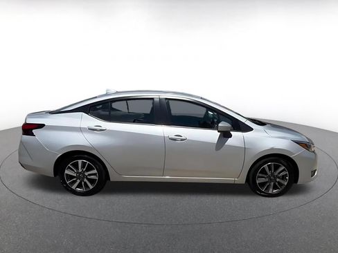 Used 2025 Nissan Versa SV FWD image 15