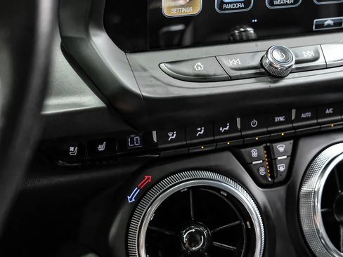 Used 2016 Chevrolet Camaro SS RWD image 29