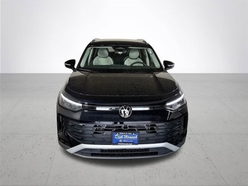 New 2026 Volkswagen Tiguan SE AWD/4WD image 3