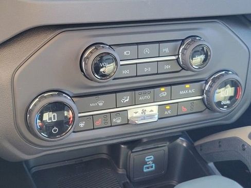 New 2025 Ford Bronco Badlands AWD/4WD image 19