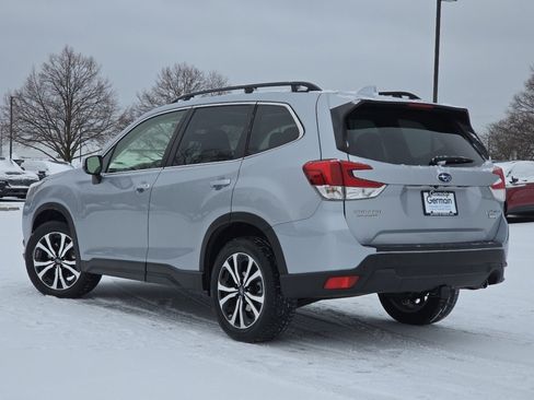 Used 2022 Subaru Forester Limited image 17