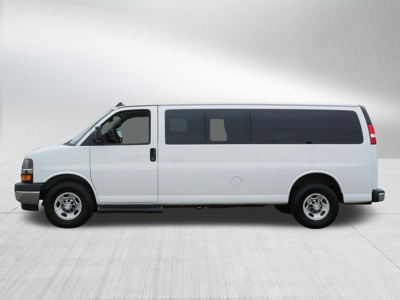 Used 2019 Chevrolet Express 3500 LT w/ LT Preferred Equipment Group RWD image 4