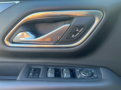 Used 2024 Chevrolet Suburban RST w/ Luxury Package image 10