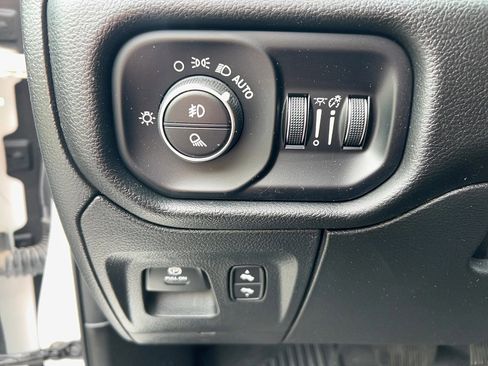 Used 2024 RAM 1500 Laramie AWD/4WD image 15