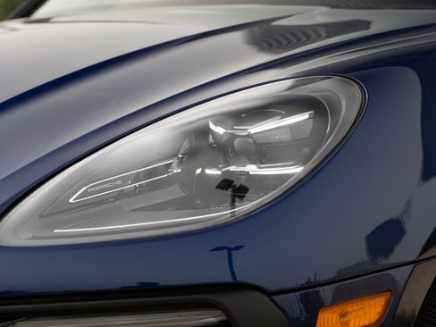 Used 2022 Porsche Macan S AWD/4WD image 34