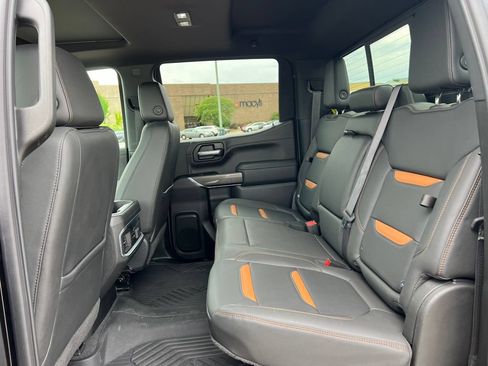 Used 2022 GMC Sierra 1500 AT4 w/ AT4 Preferred Package AWD/4WD image 5