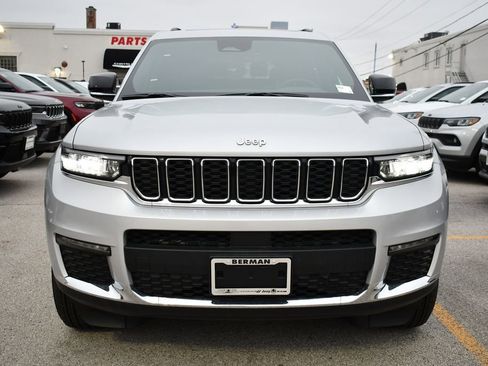 New 2025 Jeep Grand Cherokee L Limited AWD/4WD image 2