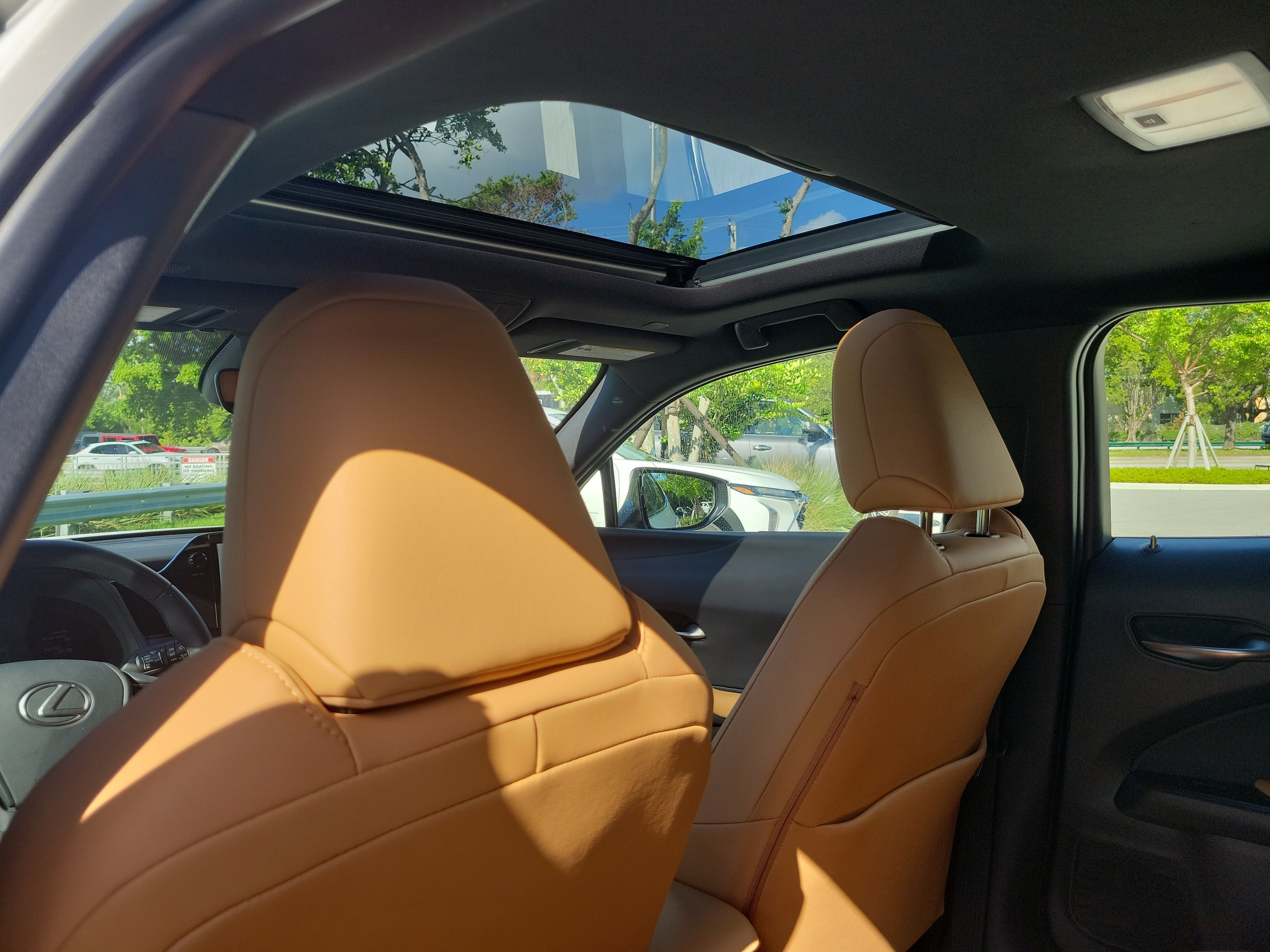 Used 2025 Lexus UX 300h FWD w/ Accessory Package (Z1) image 14