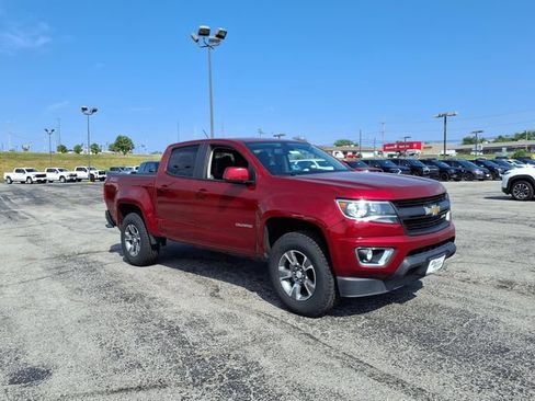 Used 2018 Chevrolet Colorado Z71 AWD/4WD image 2