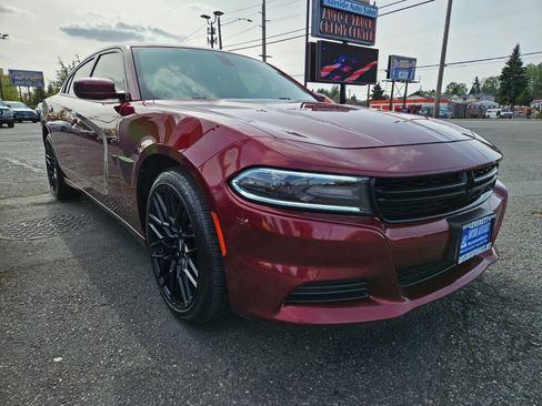 Used 2018 Dodge Charger SXT RWD image 6