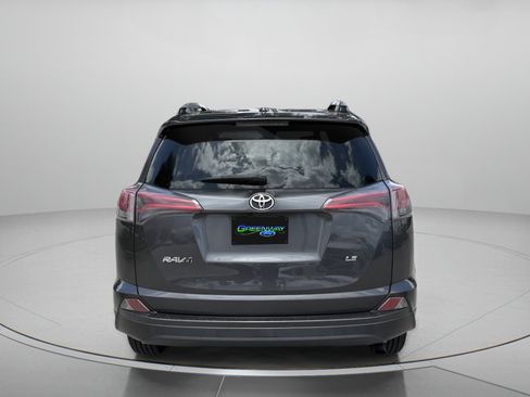 Used 2017 Toyota RAV4 LE FWD image 4