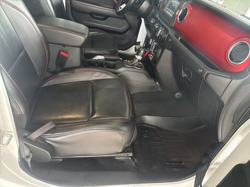 Used 2021 Jeep Gladiator Rubicon w/ Trailer Tow Package image 27