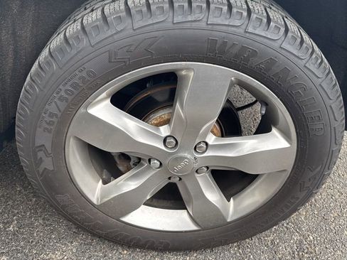 Used 2012 Jeep Grand Cherokee Overland image 6